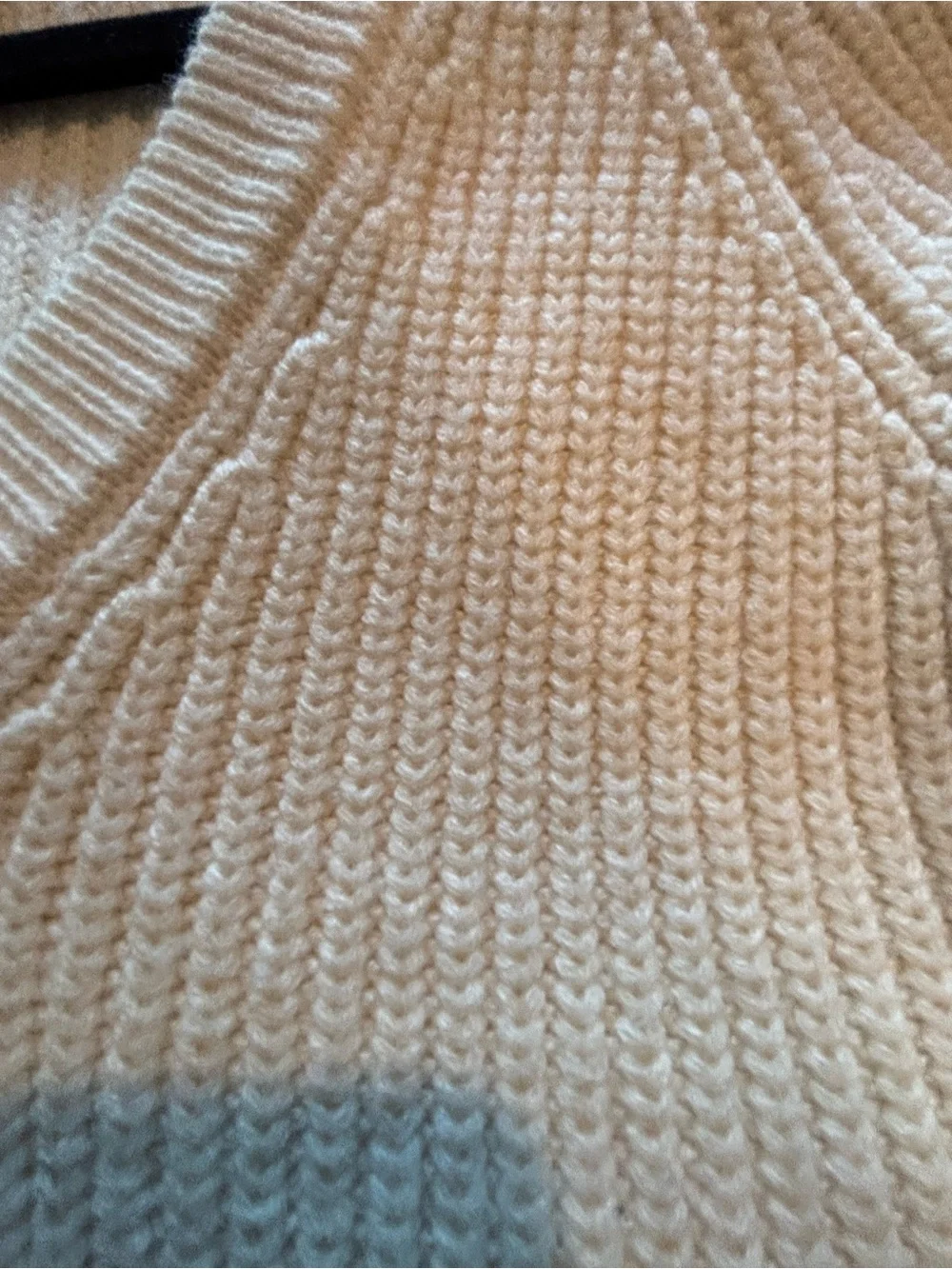 Zara Ivory V-Neck Cropped Ribbed Sweater - Picture 6 of 9